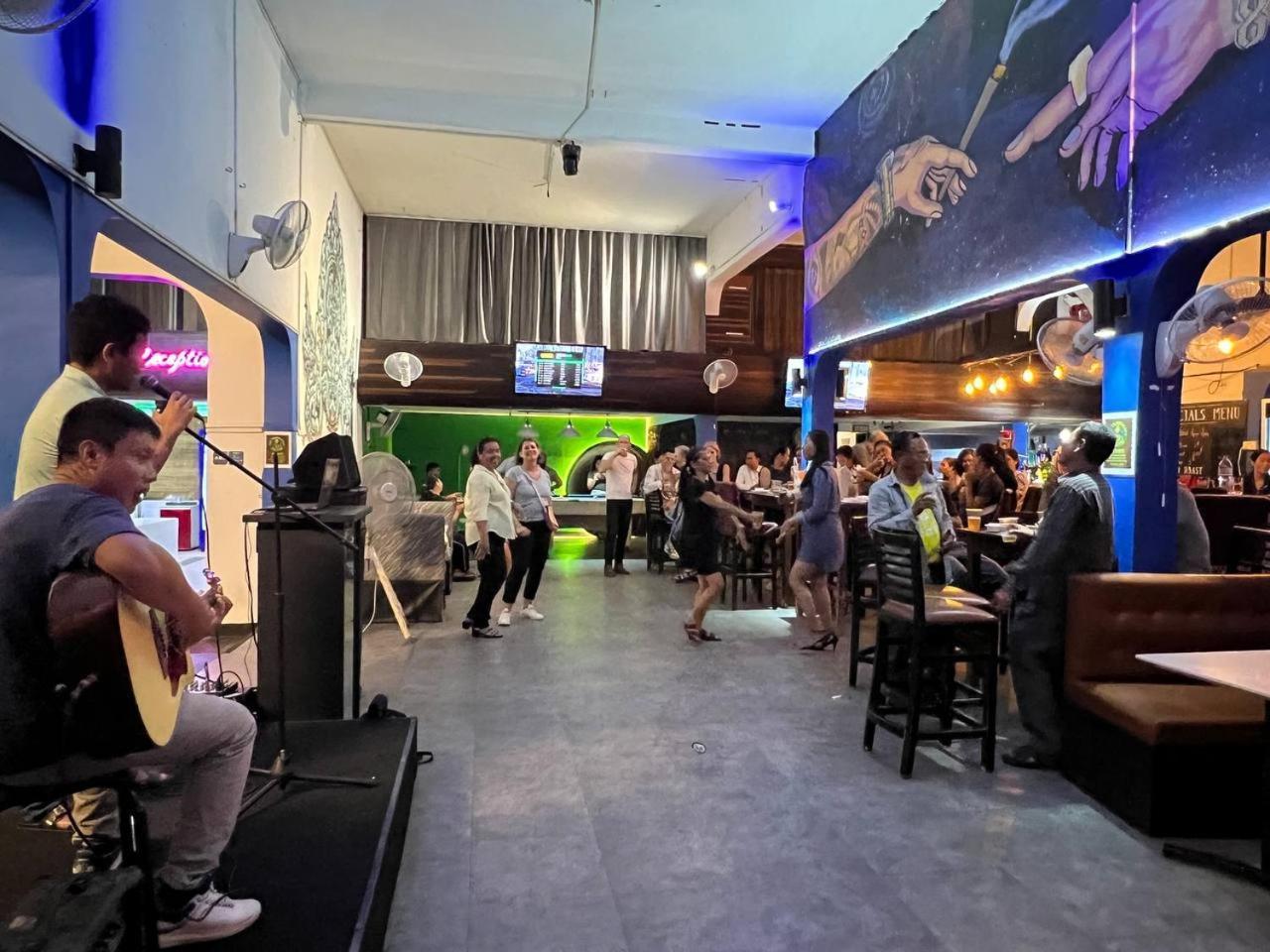 The Eighty8 Hostel Пном Пен Екстериор снимка