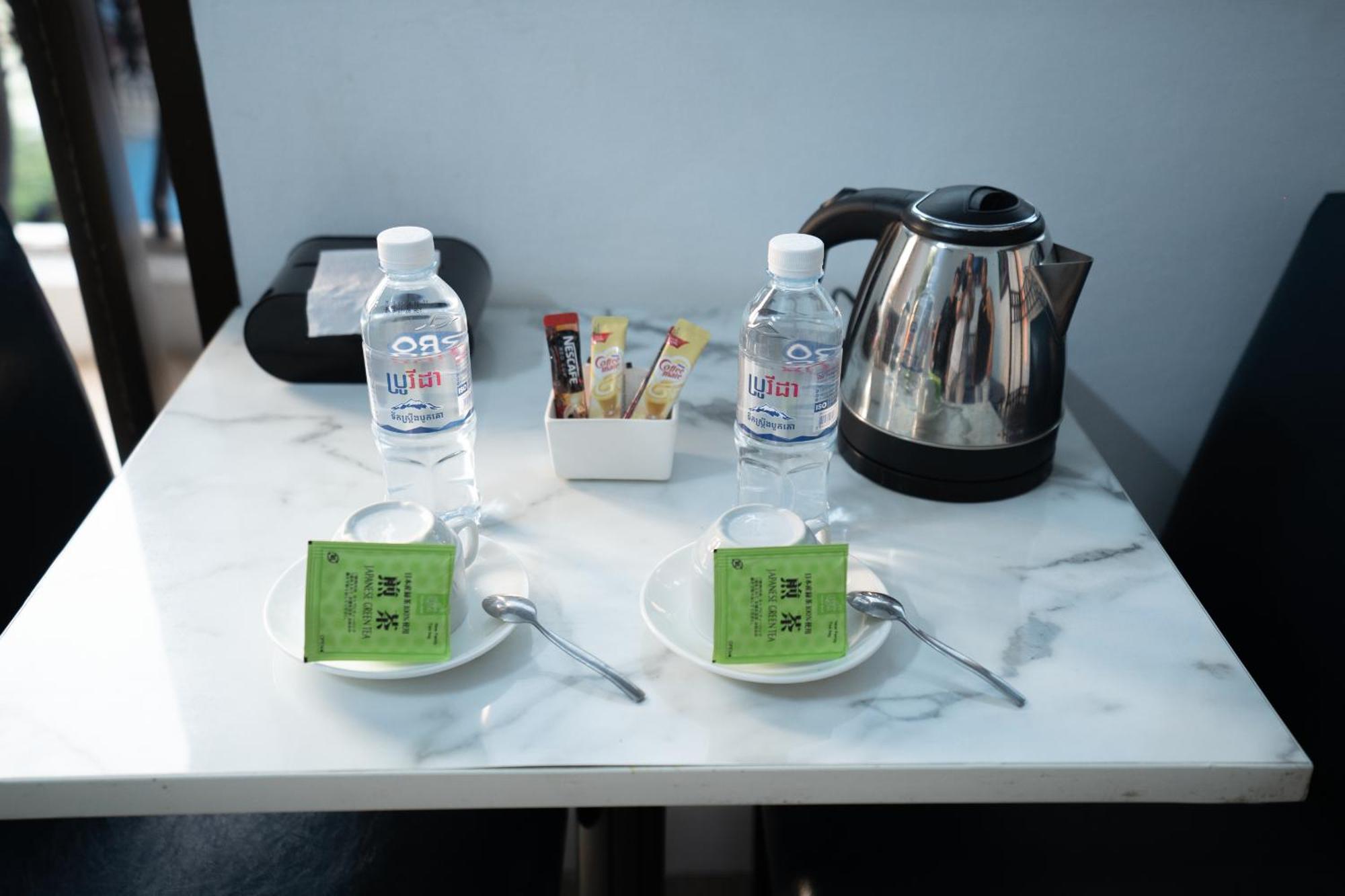 The Eighty8 Hostel Пном Пен Екстериор снимка